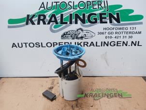 Gebruikte Benzinepomp Volkswagen Golf V (1K1) 1.4 GT 16V Prijs € 24,99 Margeregeling aangeboden door Autosloperij Kralingen B.V.