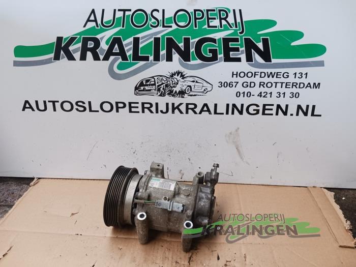 Gebruikte Aircopomp Renault Clio III (BR/CR) 1.2 16V 75 Prijs € 8,99 Margeregeling aangeboden door Autosloperij Kralingen B.V.