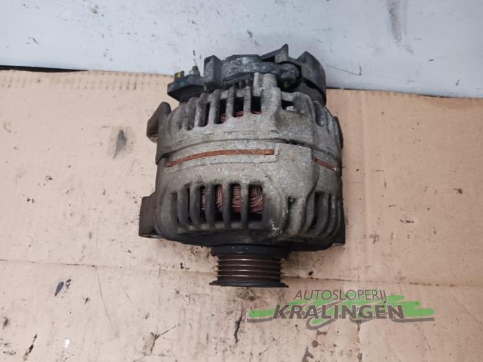 Dynamo van een Opel Meriva 1.4 16V Twinport 2004