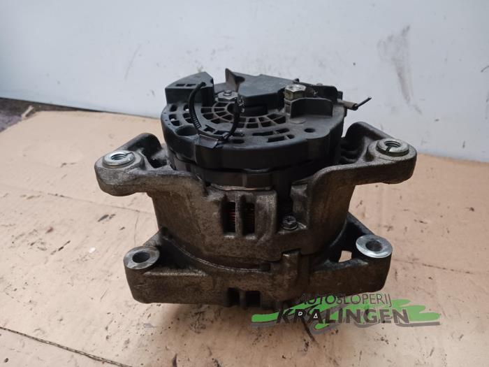 Dynamo van een Opel Meriva 1.4 16V Twinport 2004