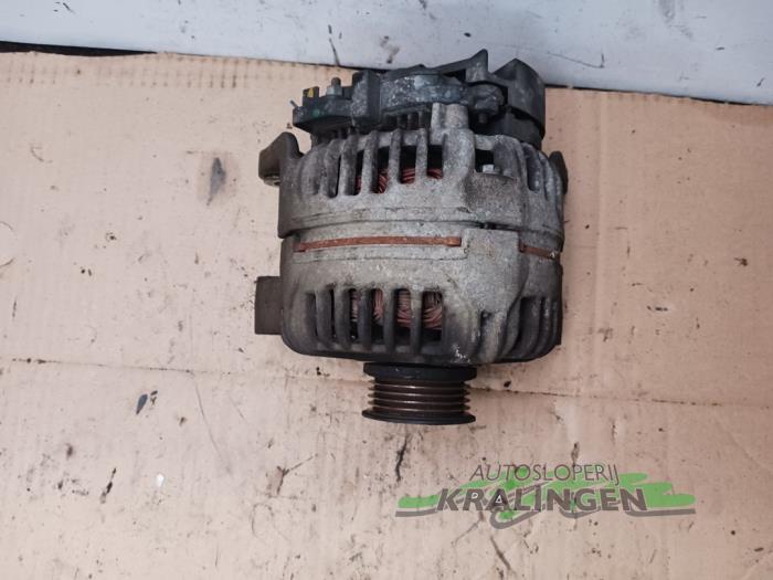 Dynamo van een Opel Meriva 1.4 16V Twinport 2004