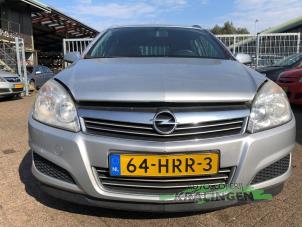 Gebruikte Motorkap Opel Astra H SW (L35) 1.7 CDTi 16V Prijs € 99,99 Margeregeling aangeboden door Autosloperij Kralingen B.V.