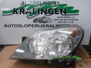 Gebruikte Linker Koplamp Opel Astra H SW (L35) 1.7 CDTi 16V Prijs € 74,99 Margeregeling aangeboden door Autosloperij Kralingen B.V.