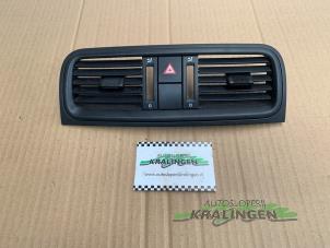 Gebruikte Luchtrooster Dashboard Skoda Fabia II (5J) 1.4i 16V Prijs € 14,99 Margeregeling aangeboden door Autosloperij Kralingen B.V.