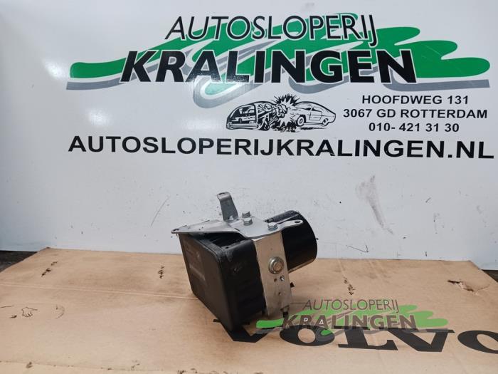 Gebruikte ABS Pomp BMW 1 serie (E81) 118d 16V Prijs € 24,98 Margeregeling aangeboden door Autosloperij Kralingen B.V.