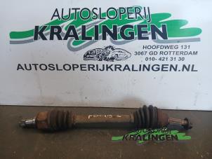 Gebruikte Aandrijfas links-voor Ford Focus 1 Wagon 1.6 16V Prijs € 24,99 Margeregeling aangeboden door Autosloperij Kralingen B.V.