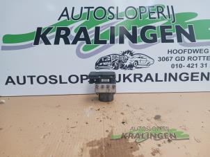 Gebruikte ABS Pomp Fiat Idea (350AX) 1.4 16V Prijs € 29,99 Margeregeling aangeboden door Autosloperij Kralingen B.V.