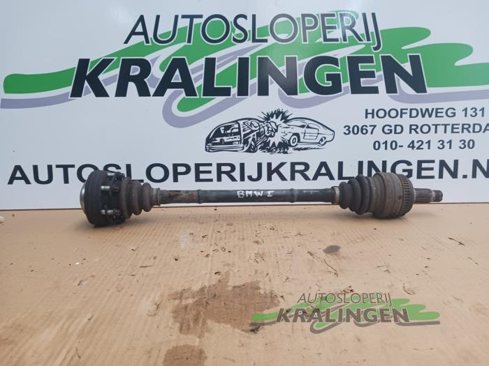 Gebruikte Steekas rechts-achter BMW 1 serie (E81) 118d 16V Prijs € 49,99 Margeregeling aangeboden door Autosloperij Kralingen B.V.