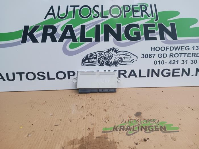 Gebruikte Module Centrale Deurvergrendeling BMW 7 serie (E65/E66/E67) 730d 24V Prijs € 99,99 Margeregeling aangeboden door Autosloperij Kralingen B.V.