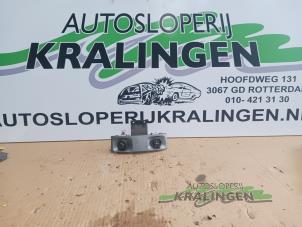 Gebruikte 12 Volt aansluiting BMW 7 serie (E65/E66/E67) 730d 24V Prijs € 39,99 Margeregeling aangeboden door Autosloperij Kralingen B.V.