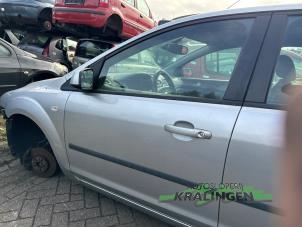 Gebruikte Deur 4Deurs links-achter Ford Focus 2 1.6 16V Prijs € 99,99 Margeregeling aangeboden door Autosloperij Kralingen B.V.