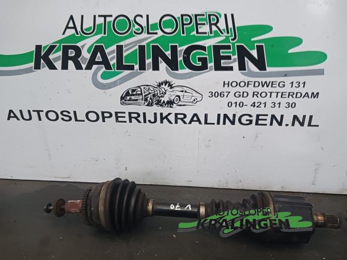 Gebruikte Steekas links-voor Volvo V70 (SW) 2.4 D5 20V Prijs € 49,98 Margeregeling aangeboden door Autosloperij Kralingen B.V.