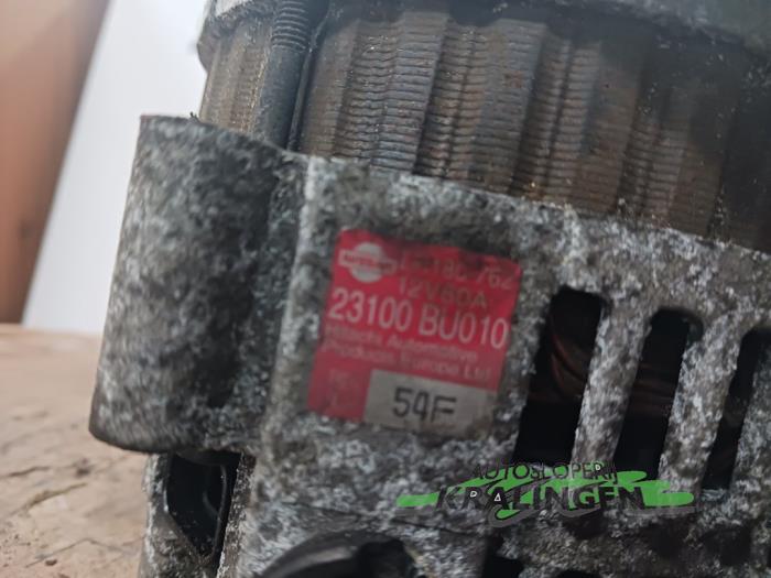 Dynamo van een Nissan Almera (N16) 1.5 16V 2005