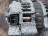 Dynamo van een Nissan Almera (N16) 1.5 16V 2005