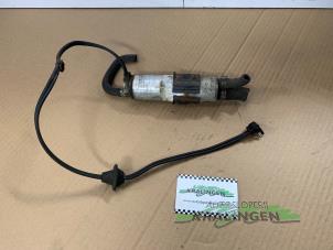 Gebruikte Benzinepomp Mercedes CLK (C208) 2.0 200 16V Prijs € 49,99 Margeregeling aangeboden door Autosloperij Kralingen B.V.