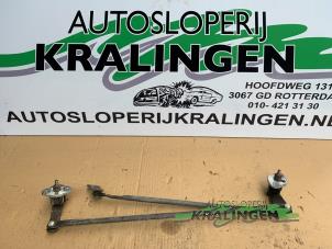 Gebruikte Ruitenwis Mechaniek Mazda 626 (GW19) 1.8i 16V Prijs € 25,00 Margeregeling aangeboden door Autosloperij Kralingen B.V.