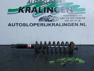 Gebruikte Schokbreker links-achter Toyota Starlet (EP9) 1.3,XLi,GLi 16V Prijs € 50,00 Margeregeling aangeboden door Autosloperij Kralingen B.V.