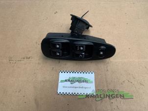 Gebruikte Raam schakelaar elektrisch Kia Shuma II 1.6 16V Prijs op aanvraag aangeboden door Autosloperij Kralingen B.V.