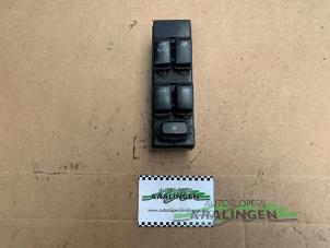 Gebruikte Schakelaar Elektrisch Raam Kia Rio (DC22/24) 1.5 RS,LS 16V Prijs € 25,00 Margeregeling aangeboden door Autosloperij Kralingen B.V.