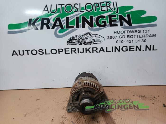 Gebruikte Alternator Mercedes CLK (C208) 2.0 200 16V Prijs € 39,99 Margeregeling aangeboden door Autosloperij Kralingen B.V.