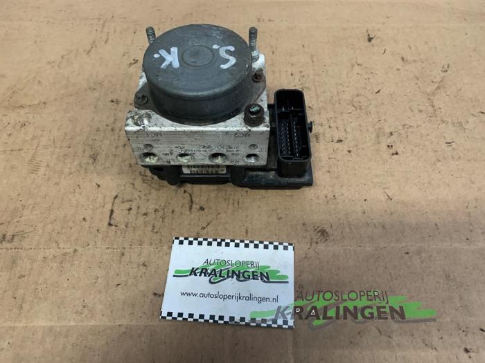 Gebruikte ABS Pomp Fiat Grande Punto (199) 1.4 16V Prijs € 14,98 Margeregeling aangeboden door Autosloperij Kralingen B.V.