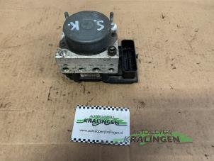 Gebruikte ABS Pomp Fiat Grande Punto (199) 1.4 16V Prijs € 24,95 Margeregeling aangeboden door Autosloperij Kralingen B.V.