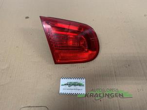 Gebruikte Achterlicht links Volkswagen Eos (1F7/F8) 2.0 FSI 16V Prijs € 19,99 Margeregeling aangeboden door Autosloperij Kralingen B.V.