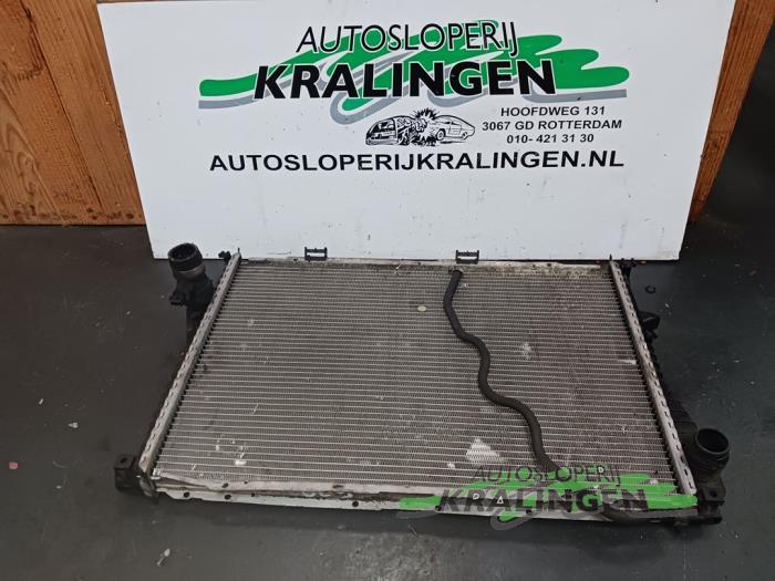 Gebruikte Radiateur BMW 5 serie Touring (E39) 523i 24V Prijs op aanvraag aangeboden door Autosloperij Kralingen B.V.