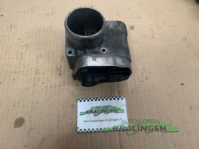 Gebruikte Gasklephuis Fiat Stilo (192A/B) 1.6 16V 3-Drs. Prijs € 50,00 Margeregeling aangeboden door Autosloperij Kralingen B.V.