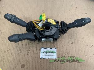 Gebruikte Licht + Raw Schakelaar Fiat Stilo (192A/B) 1.6 16V 3-Drs. Prijs € 44,99 Margeregeling aangeboden door Autosloperij Kralingen B.V.