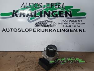 Gebruikte ABS Pomp Ford Focus 2 C+C 2.0 TDCi 16V Prijs € 199,99 Margeregeling aangeboden door Autosloperij Kralingen B.V.