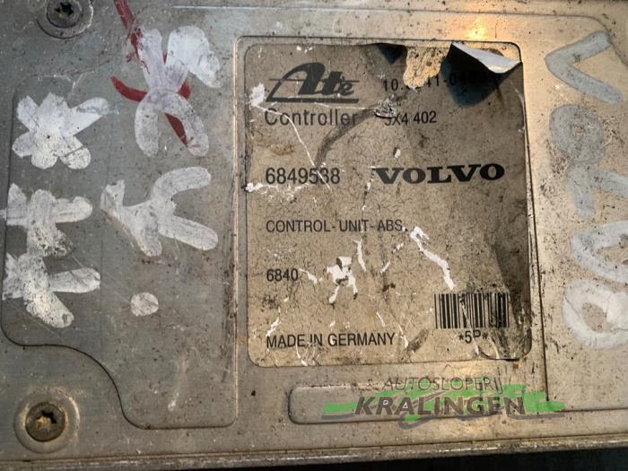 ABS Computer van een Volvo 850 Estate 2.5i 10V 1995