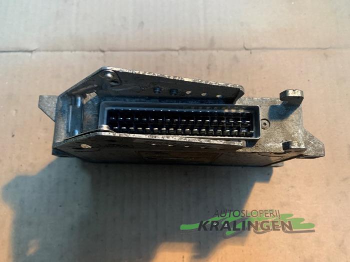 ABS Computer van een Volvo 850 Estate 2.5i 10V 1996