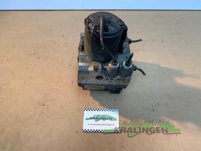 Gebruikte ABS Pomp Volvo V40 (VW) 1.8 16V Prijs € 24,98 Margeregeling aangeboden door Autosloperij Kralingen B.V.