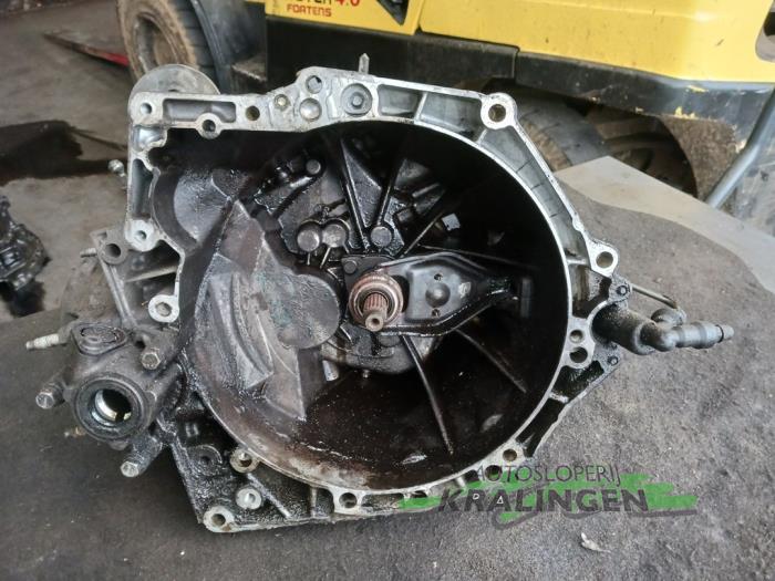 Gebruikte Versnellingsbak Peugeot 308 (4A/C) 1.6 VTI 16V Prijs € 94,99 Margeregeling aangeboden door Autosloperij Kralingen B.V.