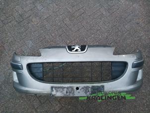 Gebruikte Voorbumper Peugeot 407 (6D) 3.0 V6 24V VVT Prijs € 99,98 Margeregeling aangeboden door Autosloperij Kralingen B.V.