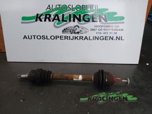 Gebruikte Aandrijfas links-voor Ford Focus C-Max 1.6 16V Prijs € 24,99 Margeregeling aangeboden door Autosloperij Kralingen B.V.