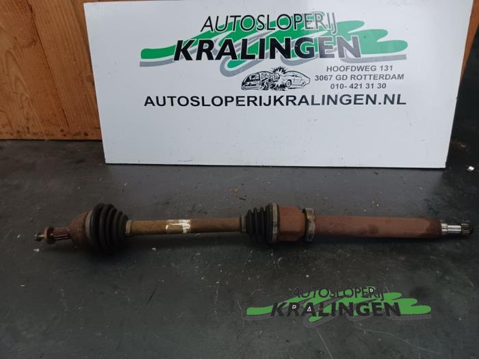 Gebruikte Aandrijfas rechts-voor Ford Focus C-Max 1.6 16V Prijs € 24,99 Margeregeling aangeboden door Autosloperij Kralingen B.V.