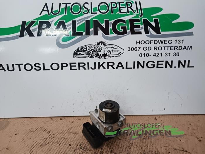 Gebruikte ABS Pomp Peugeot 207/207+ (WA/WC/WM) 1.6 16V VTi Prijs € 21,98 Margeregeling aangeboden door Autosloperij Kralingen B.V.