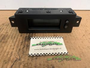 Gebruikte Display Interieur Opel Corsa D 1.2 16V Prijs € 14,99 Margeregeling aangeboden door Autosloperij Kralingen B.V.