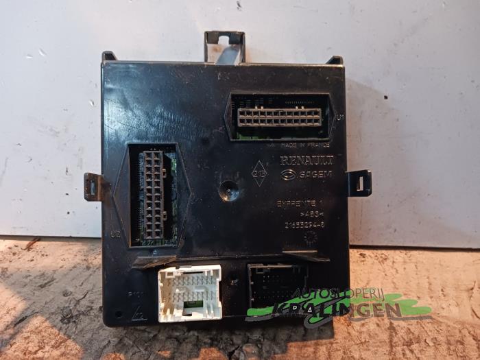 Computer Body Control van een Renault Laguna II Grandtour (KG) 1.9 dCi 100 2003
