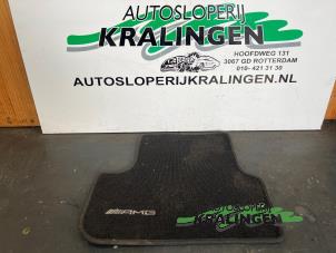 Gebruikte Matten Set Mercedes A (W176) 1.5 A-180 CDI, A-180d 16V Prijs € 14,99 Margeregeling aangeboden door Autosloperij Kralingen B.V.