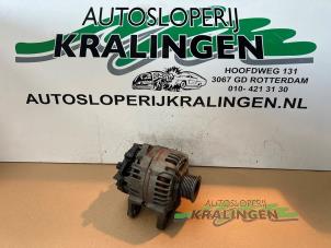 Gebruikte Alternator Renault Clio III (BR/CR) 1.2 16V 75 Prijs € 49,99 Margeregeling aangeboden door Autosloperij Kralingen B.V.