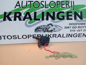 Gebruikte Pinker Schakelaar Renault Kangoo Express (FW) 1.5 dCi 90 FAP Prijs op aanvraag aangeboden door Autosloperij Kralingen B.V.
