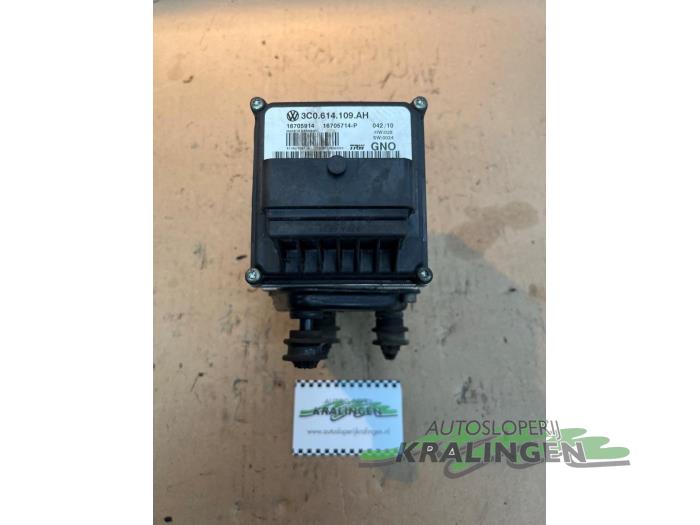 Gebruikte ABS Pomp Volkswagen Passat Variant (3C5) 1.4 TSI 16V Prijs € 49,98 Margeregeling aangeboden door Autosloperij Kralingen B.V.
