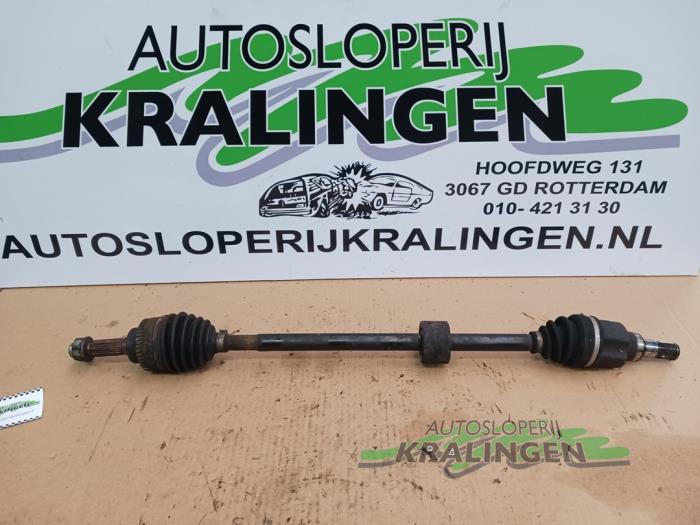 Gebruikte Steekas rechts-voor Nissan Pixo (D31S) 1.0 12V Prijs € 24,99 Margeregeling aangeboden door Autosloperij Kralingen B.V.