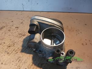 Gasklephuis van een Volkswagen Golf V (1K1) 2.0 FSI 16V 2004