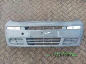 Gebruikte Voorbumper Opel Vivaro 1.9 DI Prijs € 34,99 Margeregeling aangeboden door Autosloperij Kralingen B.V.