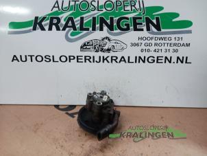 Gebruikte Pomp Servo Chrysler PT Cruiser 2.0 16V Prijs € 49,99 Margeregeling aangeboden door Autosloperij Kralingen B.V.
