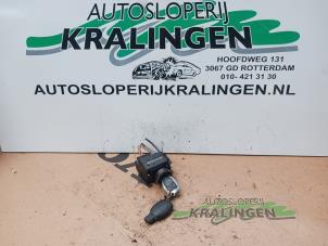 Gebruikte Contactslot elektronisch Mercedes C (W203) 2.2 C-200 CDI 16V Prijs € 99,99 Margeregeling aangeboden door Autosloperij Kralingen B.V.